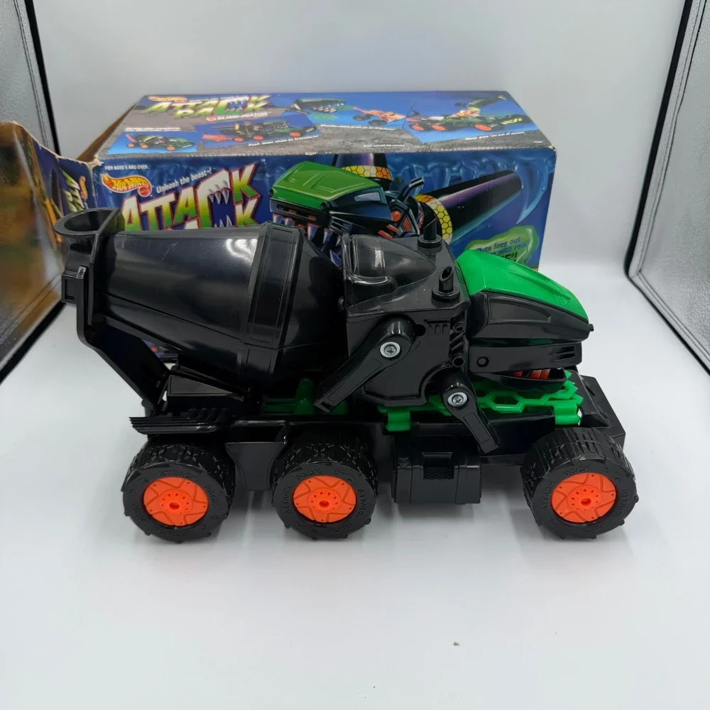 1992 Hot Wheels Attack Pack Slime-inator Cement Truck w/ Box Incomplete